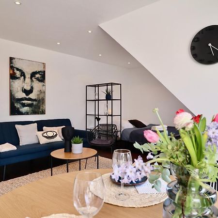 Sunset Apartment: Free Parking + Balcony + Netflix Essen Esterno foto