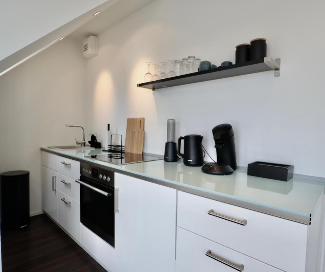 Sunset Apartment: Free Parking + Balcony + Netflix Essen Esterno foto
