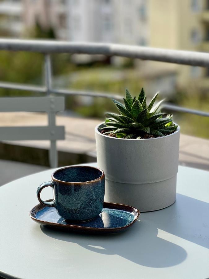 Sunset Apartment: Free Parking + Balcony + Netflix Essen Esterno foto