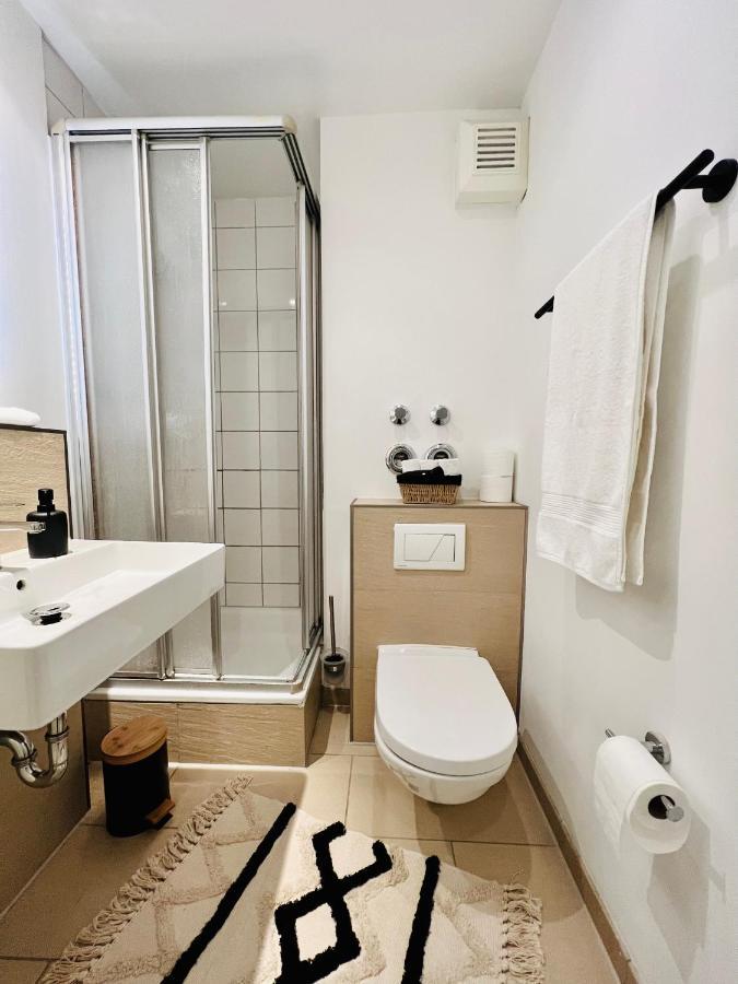Sunset Apartment: Free Parking + Balcony + Netflix Essen Esterno foto